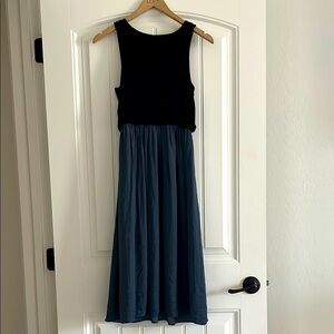 Elegant Black and Blue Sleeveless Dress